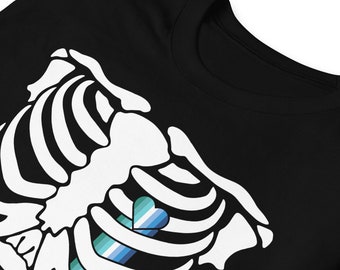Gay MLM Pride Bleeding Heart Ribcage Camiseta de manga corta neutral de género