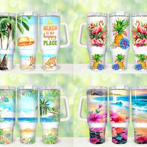 Op de afbeelding: Drie roestvrijstalen bekers met verschillende strandthema's. De eerste beker heeft palmbomen, een parasol en strandstoelen met de tekst "The Beach is my Happy Place". De tweede beker heeft roze flamingo's en ananas. De derde beker heeft een strandsc&egrave;ne met golven en hibiscusbloemen.
