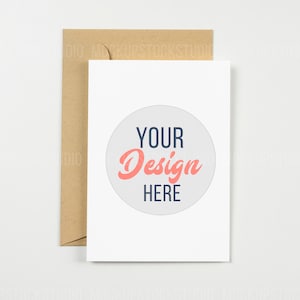 A6 individualisierbare Karte Mockup, Minimalistische neutrale Karte, Umschlag Grußkarte Mock ups minimal, leere weiße Postkarte Hochformat
