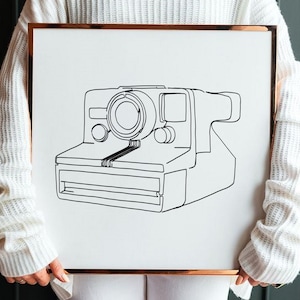 Camera/ Camera retro in minimalist line art style - 6 high resolution sizes for download