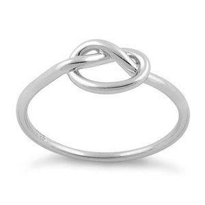 Sterlingzilveren liefdesknoopring: sierlijke oneindigheidsband