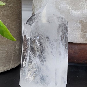 Klarer Quartz-Turm, natürlicher Crystal Rock, Regenbögen