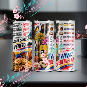Puede incluir: Tres vasos cilíndricos con temática venezolana. El diseño incluye texto en español, ilustraciones de paisajes venezolanos, alimentos como arepas y Maltin Polar, maracas, piezas de dominó y los colores de la bandera de Venezuela en todo el diseño.