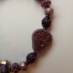 Skull bead stretch bracelet
