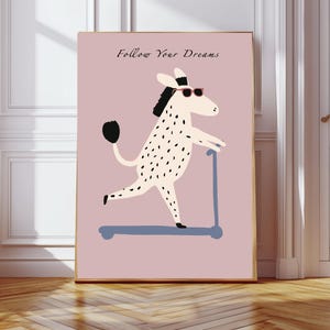 Arte de pared con diseño de patinete de animales, estampado de animales para habitación infantil, póster para sala de juegos, guardería de género neutro, decoración para habitación de niño pequeño, decoración para habitación de niña