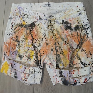 ladies clothes, girls shorts, hot pants, daisy dukes