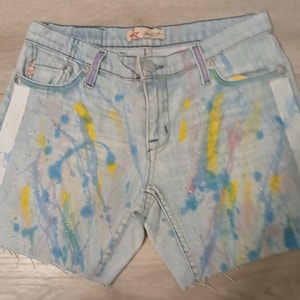 Ladies shorts, daisy dukes, hot pants