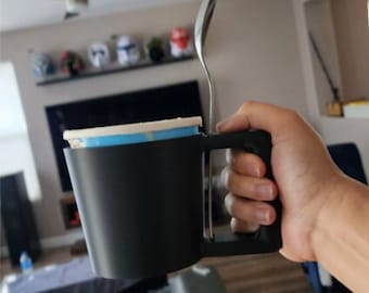 Uchwyt na kubek do lodów z otworem na łyżeczkę - ciesz się smakołykami w komforcie