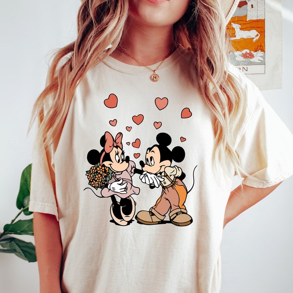 Mickey Minnie Love Shirt, Mickey and Minnie Valentines Tee, Disneyland Love Shirt, Mickey Minnie TShirt, Disneyworld Love T-Shirt