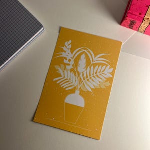 Carte postale minimaliste - Illustration vase tropicale