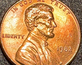 1982 Lincoln Copper Small Date. 3.12g Mint State RD UNC BU. Highly sought after collector&#39;s coin.