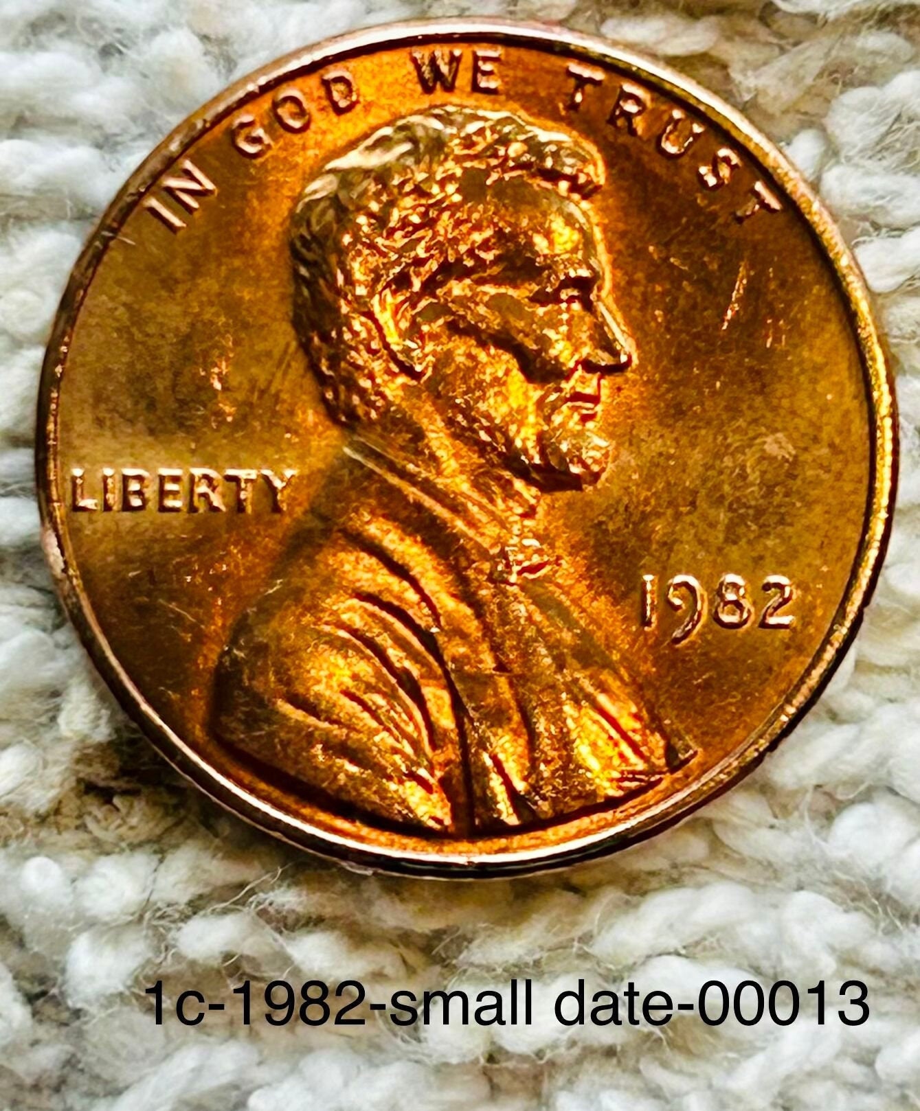 1982 small date copper penny RD Beautiful. Mint condition! Transitional year! + free gift!