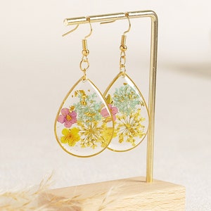 Natural Flower Resin Earrings - Forget Me Not Flower Drop Earrings - Pressed Wild Flower Earrings - Botanical Jewelry - Bridesmaid Gift