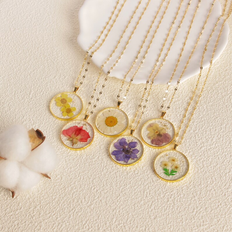 Personalized Birth Flower Necklace Pressed Flower Necklace real Flower
