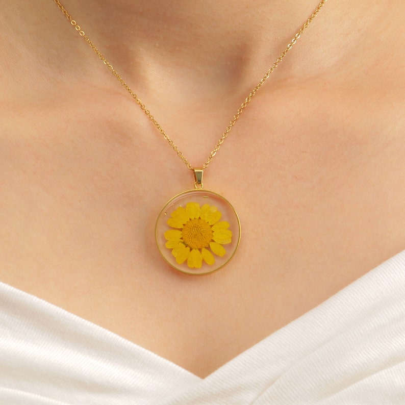 Personalized Birth Flower Necklace Pressed Flower Necklace real Flower