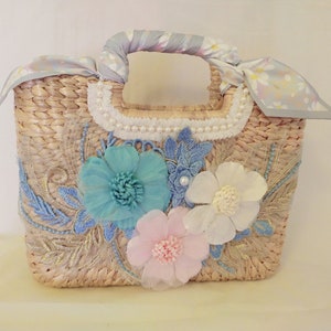 Colorful Flowers, Woven bag,wicker straw bag, rattan bamboo purse,  natural handbag, purse, straw , Hand Woven Bags for Woman, Clutch,Basket