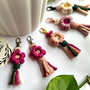 Flower charm, macrame keychain, small key ring favors