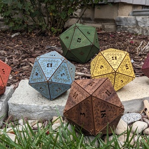 D20 Houten Lamp, Dungeons and Dragons Light, Gaming Table Decor, Laser-Cut Dice Lamp, RPG Theme Decor, Dungeon Master Gift, DnD Player Gift