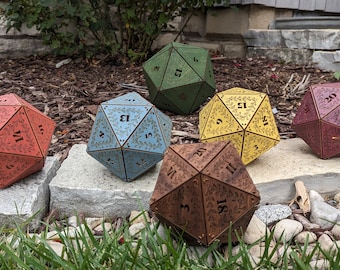 D20 Wooden Lamp, Dungeons and Dragons Light, Gaming Table Decor, Laser-Cut Dice Lamp, RPG Theme Decor, Dungeon Master Gift, DnD Player Gift