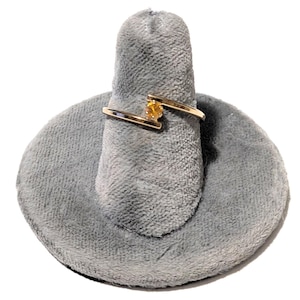 Anillo vintage de los años 70 de Avon con piedra natal de noviembre, color amarillo anaranjado, cristal austriaco, 1979, minimalista, solitario, MCM, oro, apilable, talla 6.