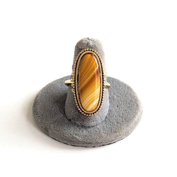 Vintage 70s Avon ring large Carmel brown oval stone Shimmering Sands 1978 gold tone setting size 8 9