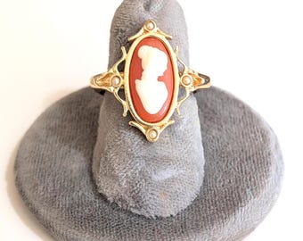 Vintage 70s Avon Cameo ring 1978 lady Silhouette Victorian gold tone faux pearls