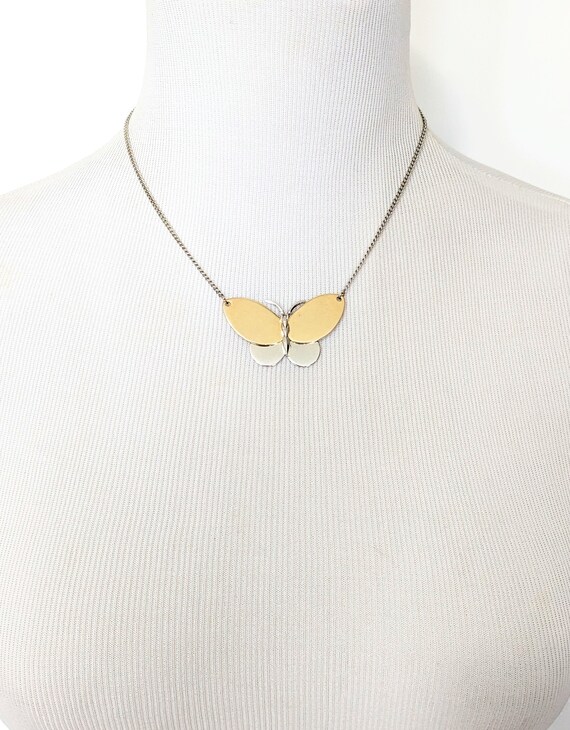 Vintage 70s Avon Butterfly pendant necklace 1977 … - image 4