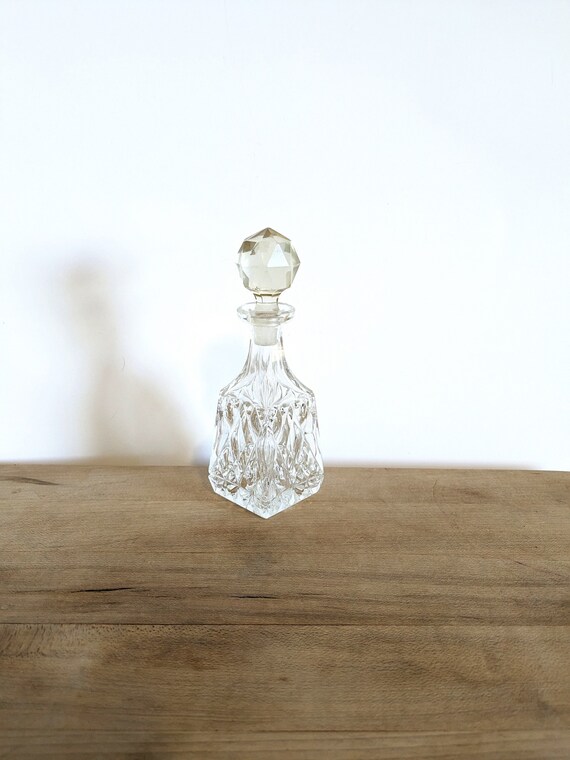 Vintage clear glass perfume bottle empty essentia… - image 1