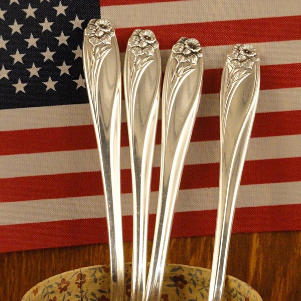 DAFFODIL Silverplate Sets _ Forks _ Spoons _ Knives _ Serving Pieces _ Polished & Table Ready - Excellent Condition