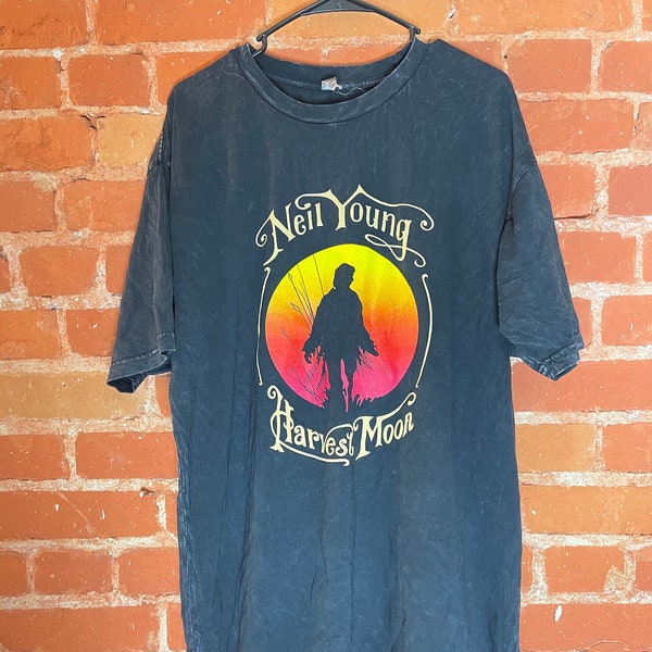 Neil Young Harvest Moon Vintage Style T-Shirt | 90s Music Tees | Original Unisex Men’s Women’s Cotton Tee | Gift for Music Lovers