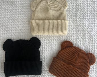 Geborduurde babymutsje, geborduurde babymutsje met berenoren, geborduurde aangepaste babynaammuts, gepersonaliseerde winterbabymutsje