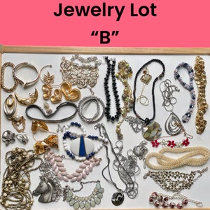 Costume Jewelry Large Lot Mix  Of Modern And Some Vintage Useable Jewelry, Necklaces, Bracelets, Earrings And More, Wear, Craft Or Sell