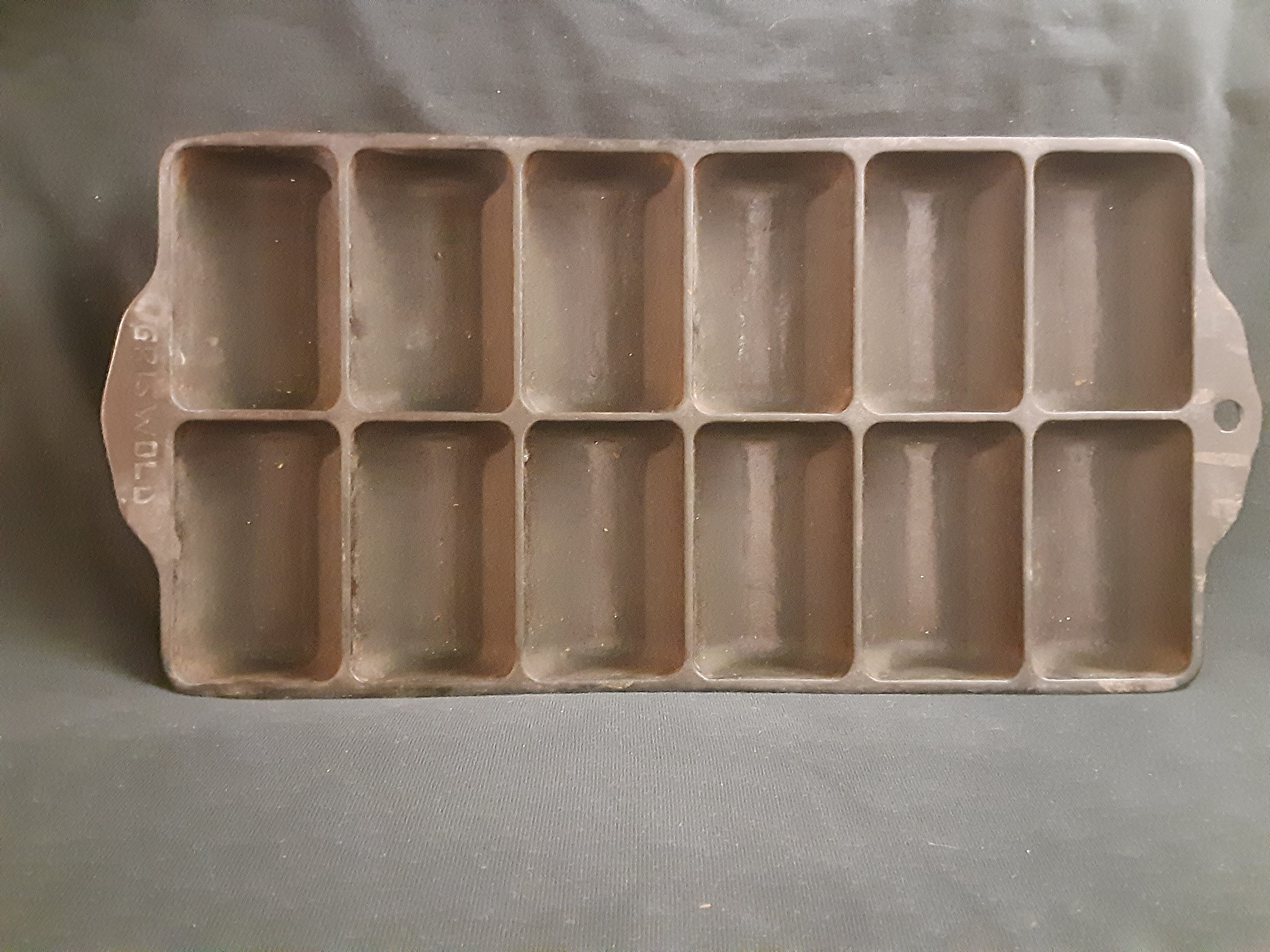 Griswold 11 950A Cast Iron French Roll Baking Pan Etsy