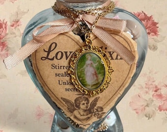 Love Elixir Jewelry Jar– Heart Glass Jar with Satin Bow, Gold Chain, Rococo Cameo Pendant – Romantic Gift for Dreamy Souls – ImiBrand