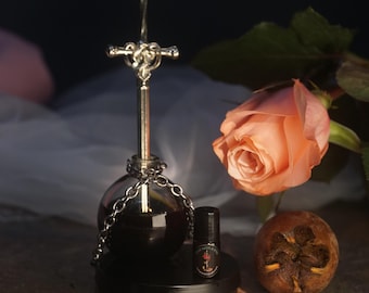 Thus With a Kiss | Rose, Medlar, Poison, Bloody Dagger, Sycamore | 2.25 ml