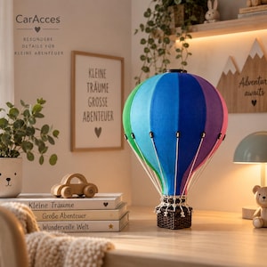 Regenboogkleurige heteluchtballon, handgemaakte wanddecoratie, decoratie voor de kinderkamer, cadeau voor een babyshower, verjaardag of doop.