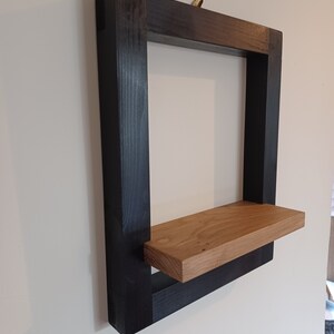 Decorative Wooden Frame with Oak Shelf bild 3