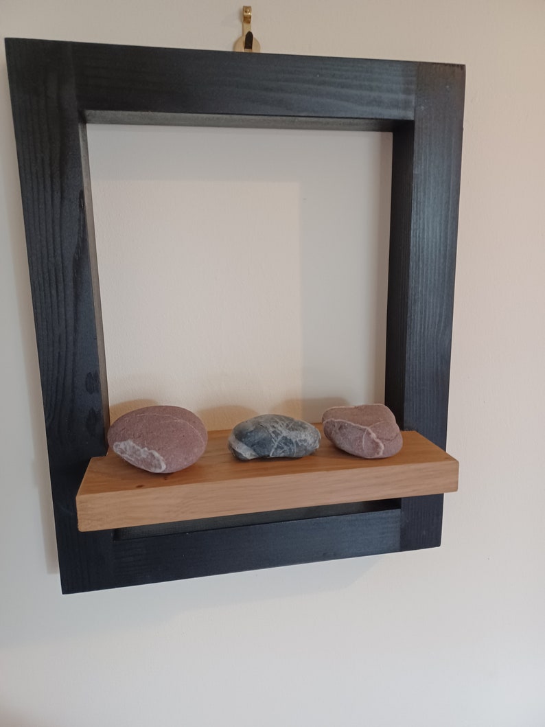 Decorative Wooden Frame with Oak Shelf bild 2