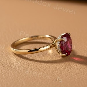 Bague de promesse d'anniversaire taille ovale rubis rouge pour elle 14 carats rubis bijoux bague halo caché cadeau pour femme bague de fiançailles en or massif