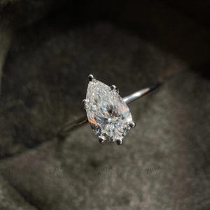 2 Carat Pear Cut Lab Grown Diamond Ring / Pear Shaped Engagement Ring / 2 CT Solitaire Ring / Minimalist Ring / 14K Gold Pear Travel Ring