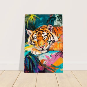 Konsttryck med sovande tiger: Maximalistisk djungelväggdekoration bild 9