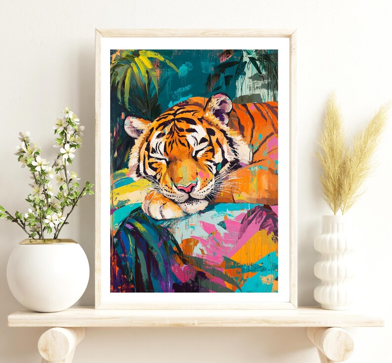 Konsttryck med sovande tiger: Maximalistisk djungelväggdekoration bild 3