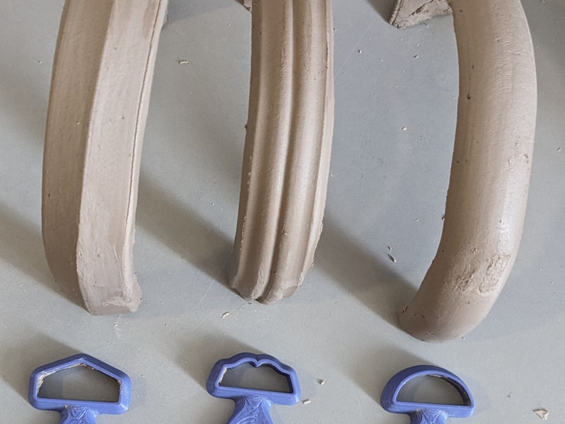 Handle clay extruder / Mirette pour anses / Pottery tool / PLA 3D print / Shape guide / Ceramic utensil / Pop shape tools image 3