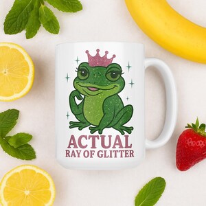 Glam Frog Ceramic Mug: Sparkly Crown, Sassy Gift