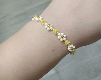 Bead flower bracelet