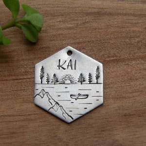 Médaille d'identification pour animal de compagnie en métal estampée à la main, décoration pour chien avec bateau, disque pour collier, médaille pour animal de compagnie loup indigène