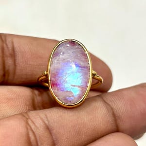 Pierścionek z naturalnym różowym kamieniem księżycowym: srebro próby 925, ręcznie robiona biżuteria w stylu boho