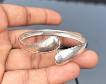 925スターリングシルバーバングル：ヘビーゲージ、調節可能なカフ