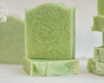 Barre de savon biologique LUZERNE et thé VERT, savon naturel artisanal végétalien fait maison, savon détox pour bois de Ho, savon au beurre artisanal fabriqué à froid