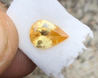 天然の希少なゴールデンイエロータンザナイト、9 x 5 MMオーバル本物の